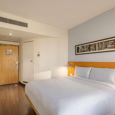 Ibis Gurgaon Golf Course Road - An Accor Brand Hotel Exterior foto